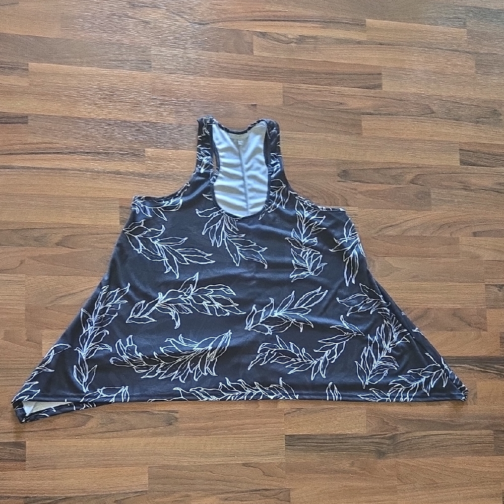 ARI SOUTH Elegant Leaf Print Tank Top - Black and White